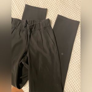 LULULEMON ON THE FLY PANT NWOT